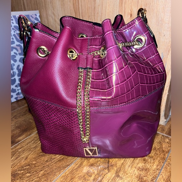 NWOT The Victoria Bucket Bag - Picture 3 of 7